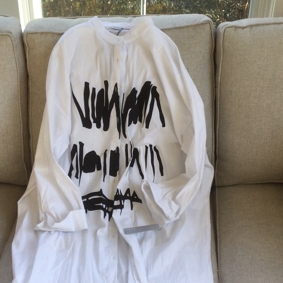 White long button down print shirt/Dress - Picture 3 of 5